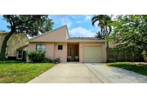 31 Peachtree Pl, Boynton Beach, FL 33436 Sold 08/02/24
