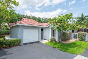 1401 SEAGRAPE CR, Weston, FL 33326 Sold 07/12/24