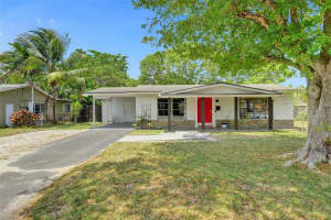 2021 NW 32nd St, Oakland Park, FL 33309 Sold 08/30/24