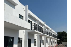 2526 Pierce Street, Hollywood, FL 33020 - MLS#F10442687