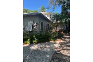 590 11th Ave, Vero Beach, FL 32962 Sold 08/12/24