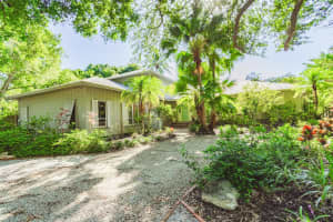 590 11th Ave, Vero Beach, FL 32962 Sold 08/12/24