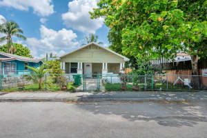 221 NW 33rd St, Miami, FL 33127 Sold 06/06/25