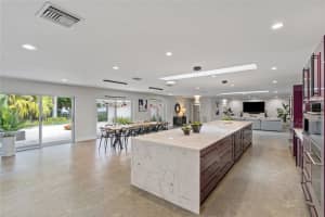840 S Southlake Dr, Hollywood, FL 33019 Sold 10/24/24