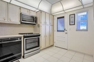 3001 NW 46th Ave 301, Lauderdale Lakes, FL 33313 Sold 08/19/24