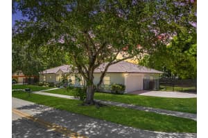 8120 SW 97th St, Miami, FL 33156 Sold 10/07/24