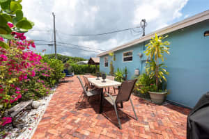 811 NE 60th St, Fort Lauderdale, FL 33334 Sold 10/07/24