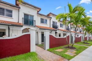 3536 NW 29th Pl 3536, Lauderdale Lakes, FL 33311 Sold 07/11/24