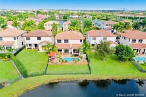 8554 NW 37th Ct, Cooper City, FL 33024 Sold 07/25/24