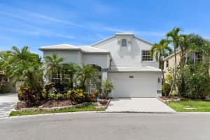 9452 NW 8th Cir, Plantation, FL 33324 Sold 07/25/24