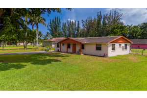 14230 SW 14th St, Davie, FL 33325 Sold 07/10/24