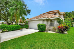 480 Sherwood Forest Dr, Delray Beach, FL 33445 Sold 08/14/24