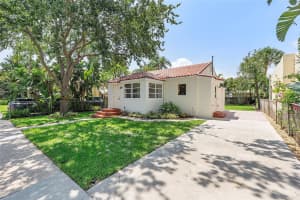 608 Sunset Rd, West Palm Beach, FL 33401 Sold 08/30/24