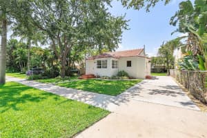 608 Sunset Rd, West Palm Beach, FL 33401 Sold 08/30/24