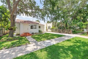 608 Sunset Rd, West Palm Beach, FL 33401 Sold 08/30/24