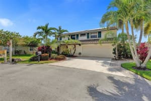 2885 Albatross Dr, Cooper City, FL 33026 Sold 07/30/24