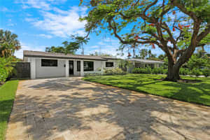 811 NE 17th Ct, Fort Lauderdale, FL 33305 Sold 09/24/24