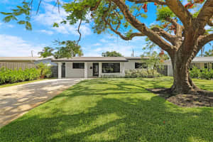 811 NE 17th Ct, Fort Lauderdale, FL 33305 Sold 09/24/24