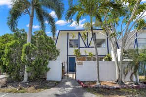 6756 SW 40th St 42, Fort Lauderdale, FL 33314 Sold 08/26/24