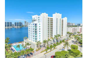 18100 N Bay Rd 806, Sunny Isles Beach, FL 33160 Sold 10/21/24