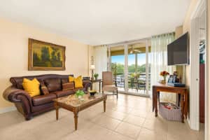 111 Royal Park Dr 3F, Oakland Park, FL 33309 Sold 08/15/24