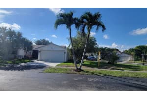 9617 NW 49th St, Sunrise, FL 33351 Sold 08/13/24