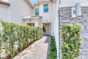 4352 Veleiros Ave 4352, Pompano Beach, FL 33064 Sold 07/09/24