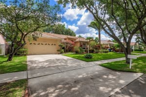 10809 Nashville Dr, Hollywood, FL 33026 Sold 07/10/24