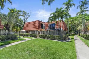 9954 NW 6th Ct, Plantation, FL 33324 Sold 09/30/24