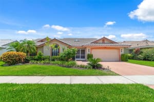6104 Golf Villas Dr, Boynton Beach, FL 33437 Sold 08/29/24