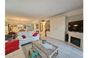 2871 SOMERSET DR 205, Lauderdale Lakes, FL 33311 Sold 11/04/24