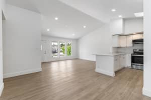 737 SW 1st Ave, Boynton Beach, FL 33426 Sold 01/08/25