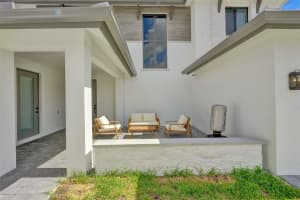 10395 SW 57th Ct, Cooper City, FL 33328 Sold 10/16/24