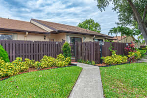 606 Sea Pine Way E, Greenacres, FL 33415 Sold 07/19/24