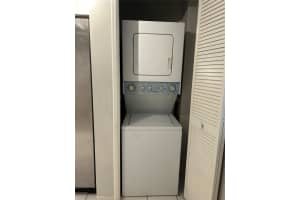 545 Oaks Ln 308, Pompano Beach, FL 33069 Sold 01/30/25