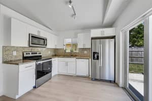 10011 SW 9th Ct, Pembroke Pines, FL 33025 Sold 08/20/24