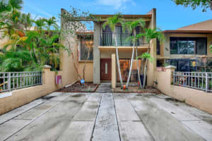 8800 Gatehouse Rd 2, Plantation, FL 33324 Sold 09/27/24