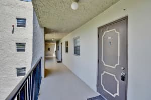 9420 Poinciana Pl 311, Davie, FL 33324 Sold 10/25/24