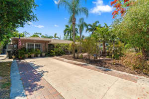 270 NW 3rd Ct, Boca Raton, FL 33432 Sold 02/21/25