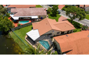 720 SW 113th Ter, Pembroke Pines, FL 33025 Sold 07/12/24