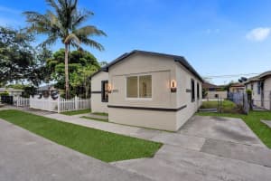 2314 Farragut St, Hollywood, FL 33020 Sold 10/09/24