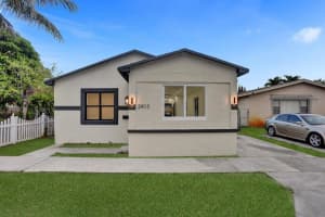 2314 Farragut St, Hollywood, FL 33020 Sold 10/09/24