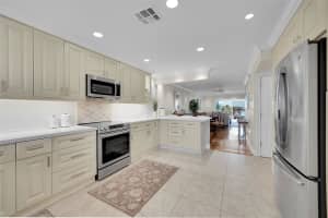 725 N Riverside Dr 402, Pompano Beach, FL 33062 Sold 04/17/25
