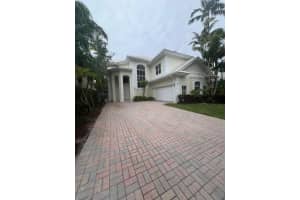 20 Grand Bay Estates Cir, Key Biscayne, FL 33149 Sold 09/09/24