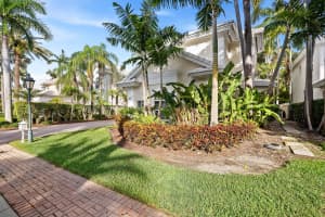 20 Grand Bay Estates Cir, Key Biscayne, FL 33149 Sold 09/09/24