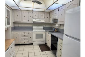 370 E Laurel Dr 5E, Margate, FL 33063 Sold 11/20/24