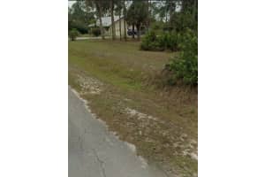 807 Henry Ave, Lehigh Acres, FL 33972 Sold 05/12/25