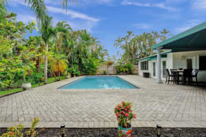 620 NW 37th St, Oakland Park, FL 33309 Sold 11/21/24