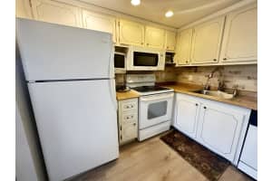 4014 Ellesmere A 4014, Deerfield Beach, FL 33442 Sold 05/02/25