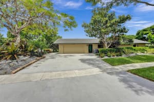 6711 S Grande Dr, Boca Raton, FL 33433 Sold 08/30/24
